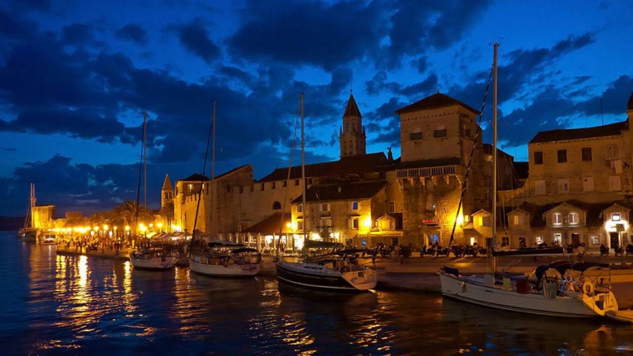 Holiday Home Ruzmarin Trogir Kültér fotó