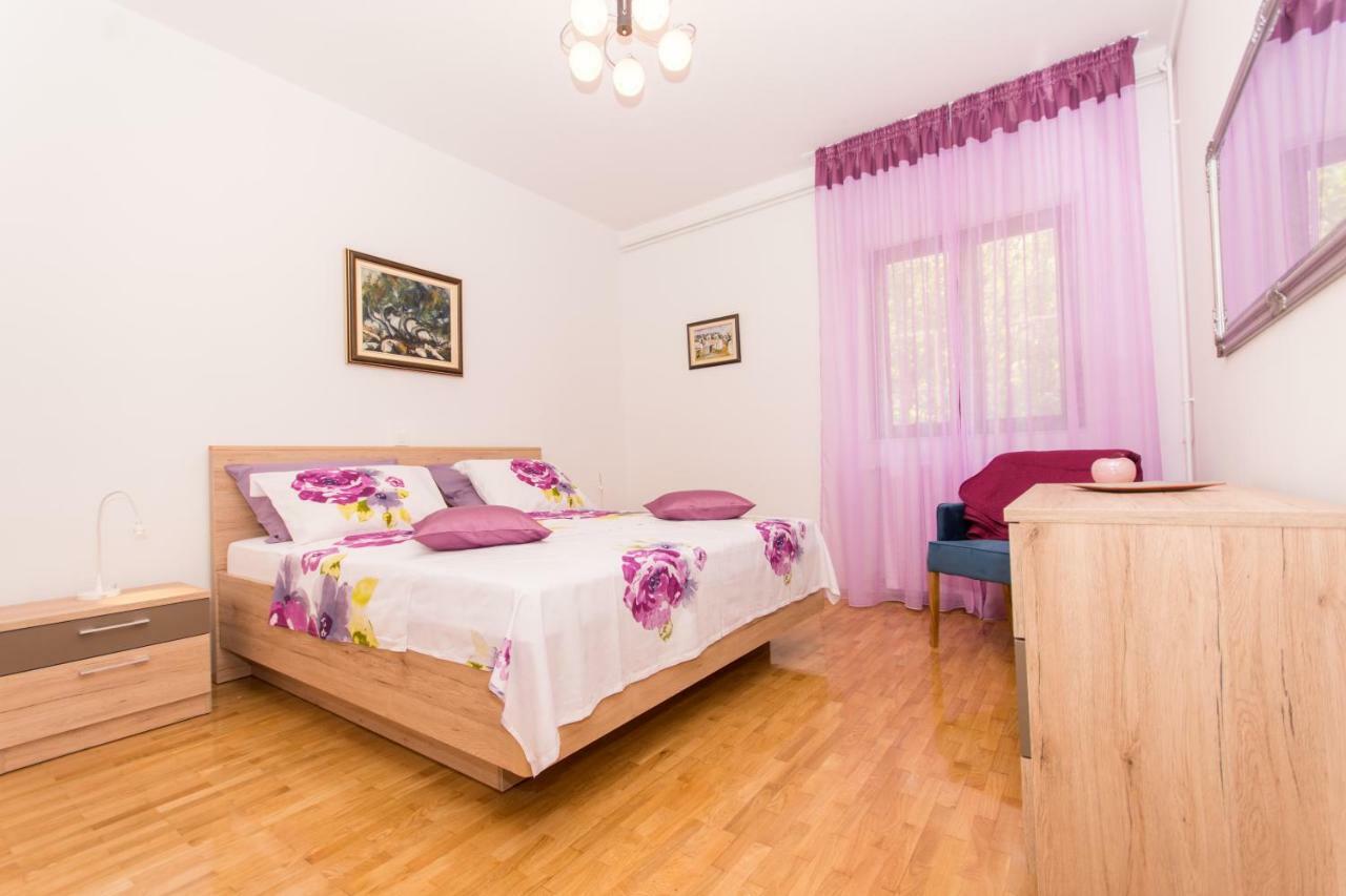 Holiday Home Ruzmarin Trogir Kültér fotó