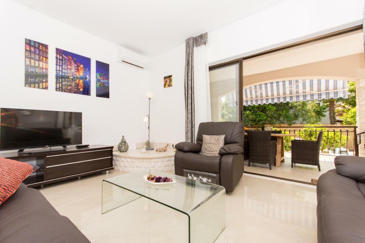 Holiday Home Ruzmarin Trogir Kültér fotó
